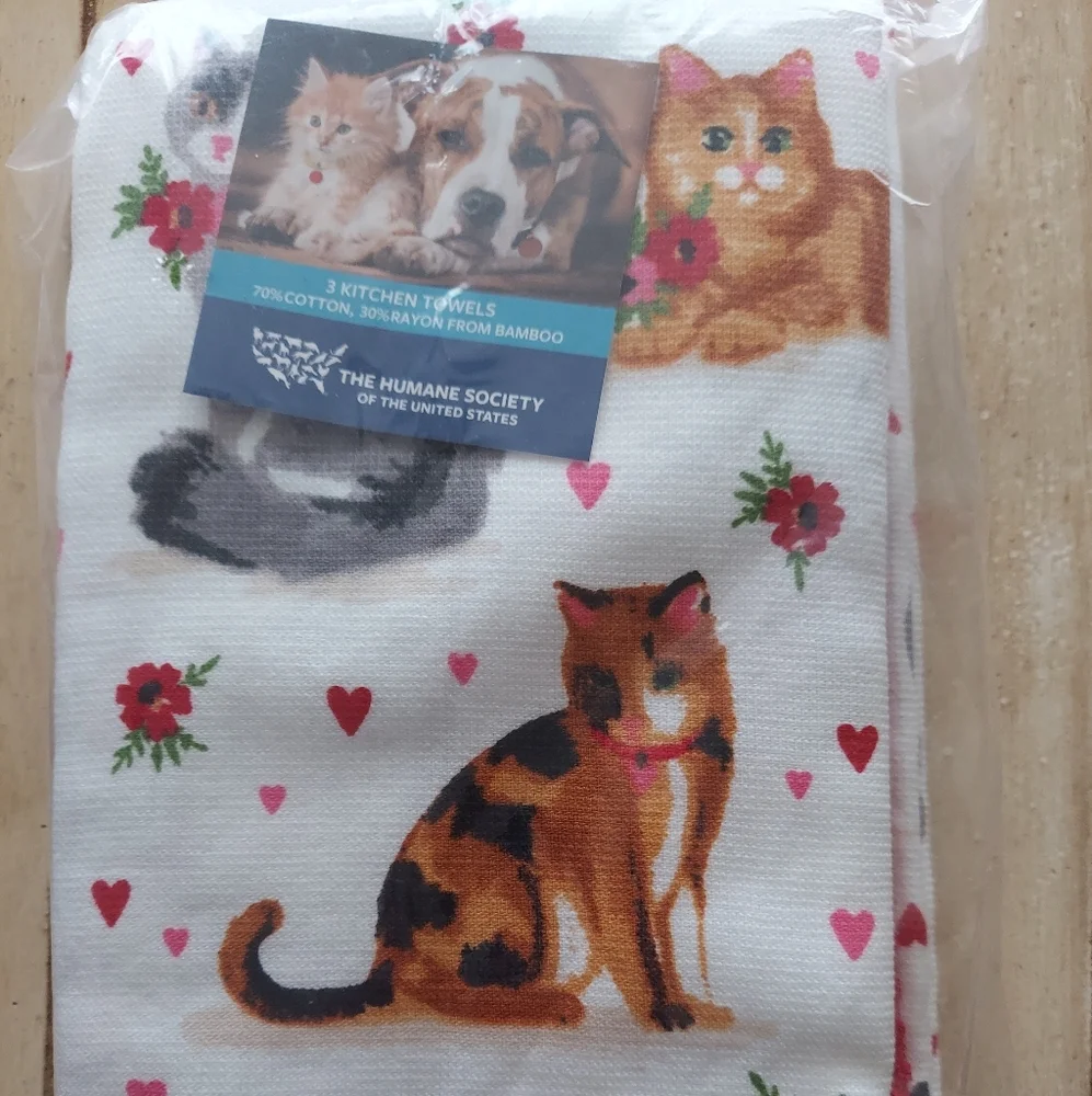 The Humane Society bnwt romantic